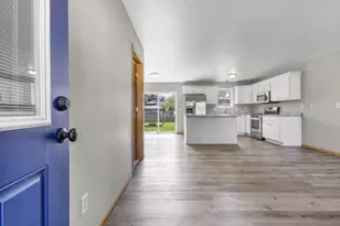 2108 Gadwall Ln, Green Bay, WI 54311 - Photo 6