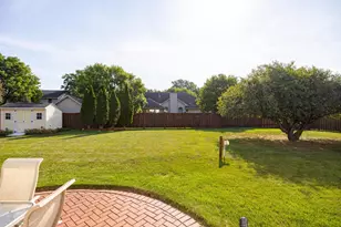 1504 Meadowbreeze Cir, Neenah, WI 54956 - Photo 30