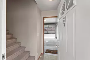 3319 N Casaloma Dr, Appleton, WI 54913 - Photo 4