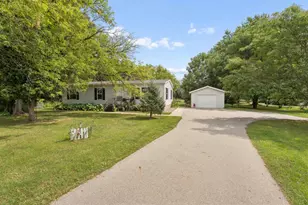 N3356 County Rd W, New London, WI 54961 - Photo 1