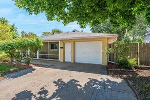 1381 Winnebago Ave, Oshkosh, WI 54901 - Photo 2