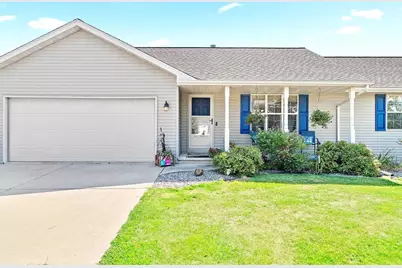 5056 Snapdragon Circle, Little Suamico, WI 54141 - Photo 4