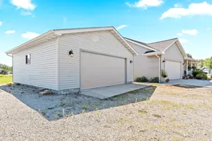 5056 Snapdragon Cir, Little Suamico, WI 54141 - Photo 10