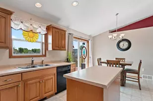 5056 Snapdragon Cir, Little Suamico, WI 54141 - Photo 14