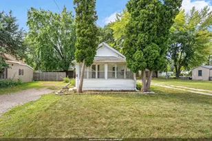1837 Plymouth St, Oshkosh, WI 54901 - Photo 1