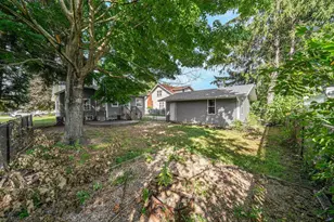 105 E Sumner St, Weyauwega, WI 58983 - Photo 6