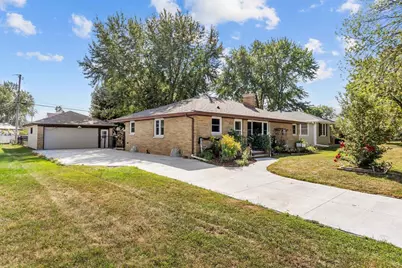 807 W Parkway Boulevard, Appleton, WI 54914 - Photo 1