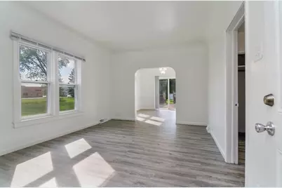 408 Oak Street, Green Bay, WI 54304 - Photo 4