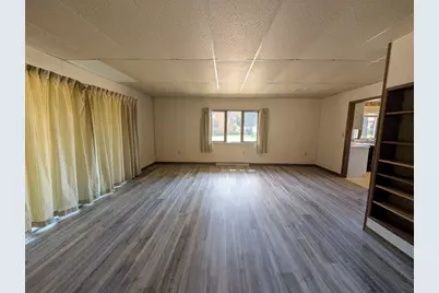 205 E Division Street, Shawano, WI 54166 - Photo 10