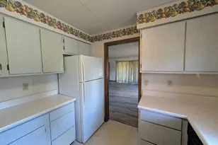 205 E Division St, Shawano, WI 54166 - Photo 14