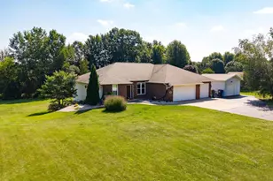 3206 River Forest Hills Dr, Pulaski, WI 54162 - Photo 54