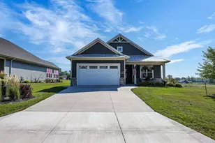 885 Cygnet Ct, Menasha, WI 54952 - Photo 2