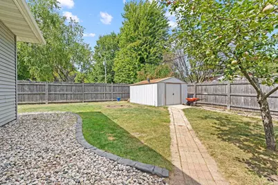 1324 Bismarck Avenue, Oshkosh, WI 54902 - Photo 28