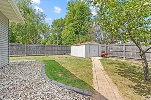 1324 Bismarck Ave, Oshkosh, WI 54902 - Photo 28