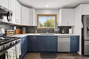 1324 Bismarck Ave, Oshkosh, WI 54902 - Photo 4