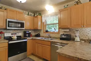 1333 Kloppman St, Crivitz, WI 54114 - Photo 6