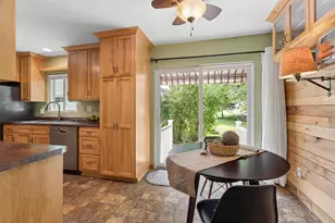 828 W Jennings St, New London, WI 54961 - Photo 6