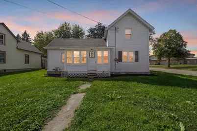 201 Monroe Street, Waupun, WI 53963 - Photo 2