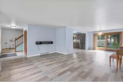 2153 Balsam Way, Green Bay, WI 54313 - Photo 8