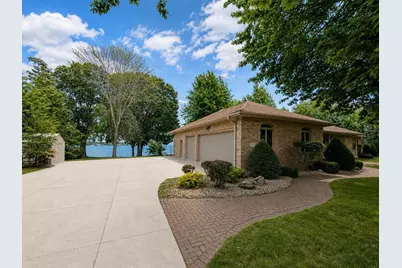 3300 Harbor Bay Road, Oshkosh, WI 54901 - Photo 4