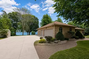 3300 Harbor Bay Rd, Oshkosh, WI 54901 - Photo 4