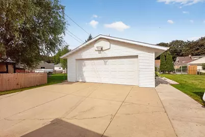 829 N Buchanan Street, Green Bay, WI 54303 - Photo 32