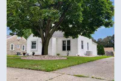 829 N Buchanan Street, Green Bay, WI 54303 - Photo 2