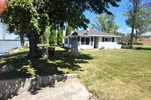 121 Sun N Surf Dr, Luxemburg, WI 54217 - Photo 4