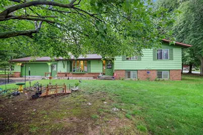 104 Crestwood Court, Shawano, WI 54166 - Photo 2