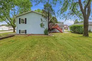 1805 Orchard Ln, Oshkosh, WI 54902 - Photo 6