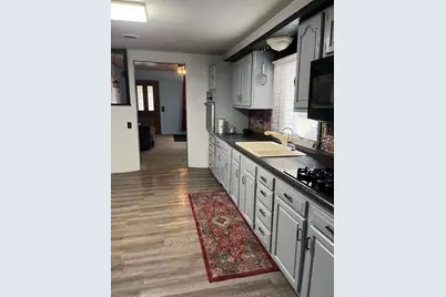 1033 Jefferson Street, Oshkosh, WI 54901 - Photo 2