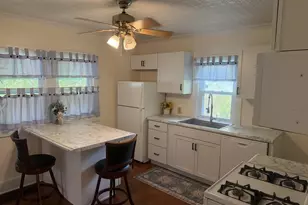 1843 Hubbard St, Oshkosh, WI 54902 - Photo 4