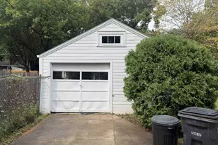 1843 Hubbard St, Oshkosh, WI 54902 - Photo 2