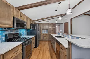 1135 Windsor St, Oshkosh, WI 54902 - Photo 8