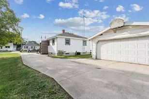 1311 S 31st St, Manitowoc, WI 54220 - Photo 14