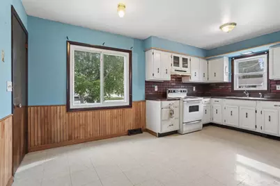 1311 S 31st Street, Manitowoc, WI 54220 - Photo 6