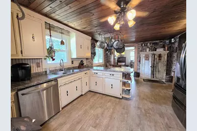 540 Somerset Drive, Green Bay, WI 54301 - Photo 10