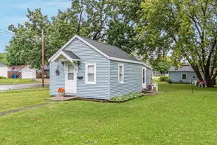 2303 N Main St, Oshkosh, WI 54901 - Photo 2