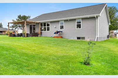 2608 Hendricks Avenue, Kaukauna, WI 54130 - Photo 2