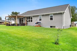 2608 Hendricks Ave, Kaukauna, WI 54130 - Photo 2