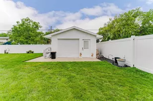 1433 Hazel St, Oshkosh, WI 54901 - Photo 32