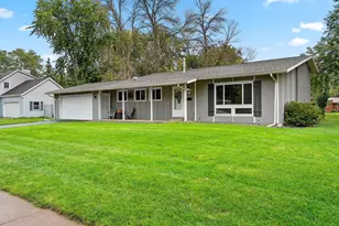 1854 Fairview St, Oshkosh, WI 54901 - Photo 2