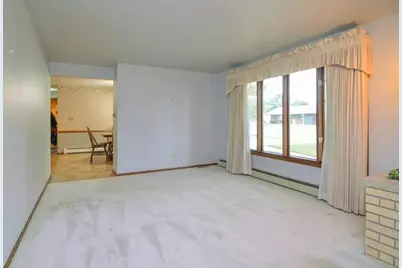 1040 Debra Street, Wrightstown, WI 54180 - Photo 6