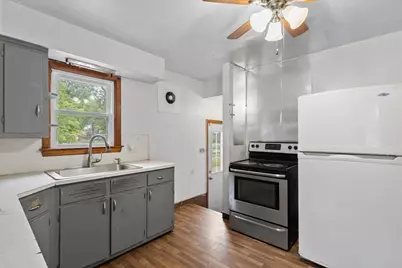 1917 Farlin Avenue, Green Bay, WI 54302 - Photo 10