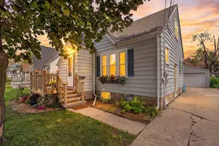 328 Oak St, Menasha, WI 54952 - Photo 1