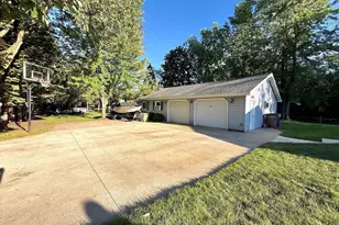 2829 Sheldon Dr, Oshkosh, WI 54942 - Photo 26
