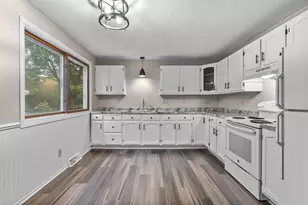 1200 Fieldcrest Dr, Menasha, WI 54952 - Photo 10
