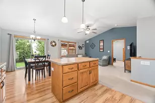 1413 Bowen St, Oshkosh, WI 54901 - Photo 6