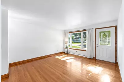 1237 N Locust Street, Green Bay, WI 54303 - Photo 4