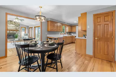 2027 Hillview Drive, Green Bay, WI 54302 - Photo 22